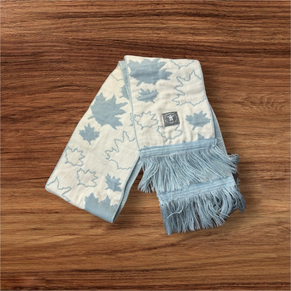 Vancouver 2010 Olympic Winter Games | Maple Leaf Pattern Scarf